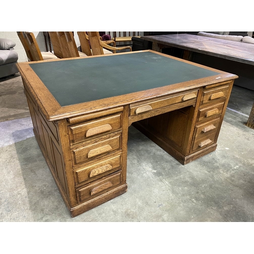 125 - Victorian oak partners desk with green leather inset 76H 118W 148D