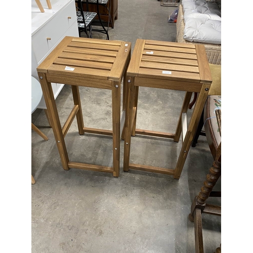 137 - Pair of good quality oak bar stools 73H 37W 37D