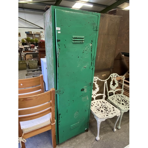 147 - Green metal workshop cabinet 171x54x40
