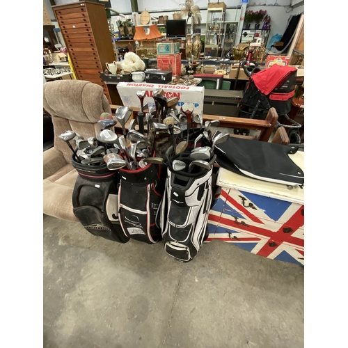 160 - 6 golf bags and clubs including VIP Century, Maxfli, Golecraft, Power Bilt etc