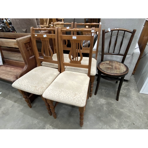 173 - 4 pine kitchen chairs 95x41 & a bentwood chair 88x38