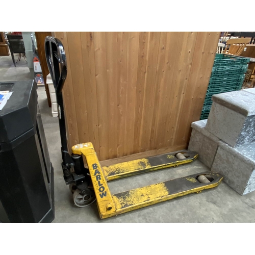 179 - Barlow pallet truck
