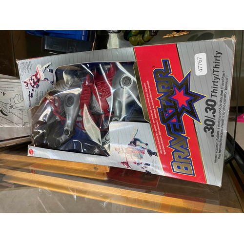357 - Retro boxed Visionaries Skyclaw and a good quantity of Bravestar action figures & a boxed Bravestar ... 
