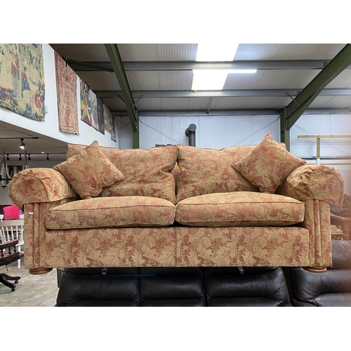 109 - Duresta settee 230W