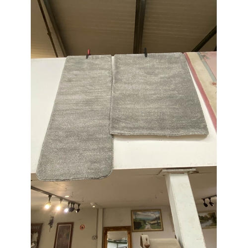 53 - 2 grey runners 150 x 90cm & 182 x 60cm