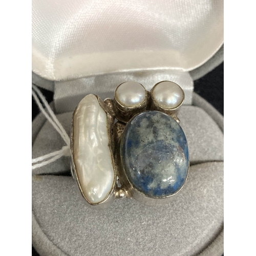 363 - 925 silver freshwater pearl & lapis lazuli set rig, size Q
