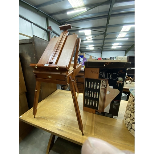 124 - Artist's Studio art set (incomplete)