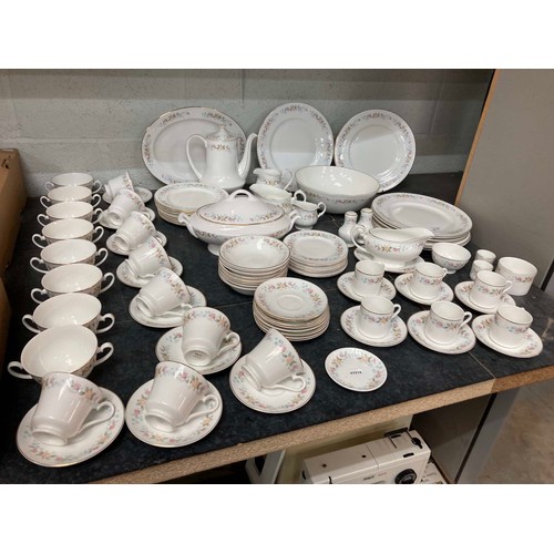 376 - Mayfair bone china tea & dinner service, 98 pieces & a collection of mixed glassware