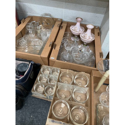 376 - Mayfair bone china tea & dinner service, 98 pieces & a collection of mixed glassware