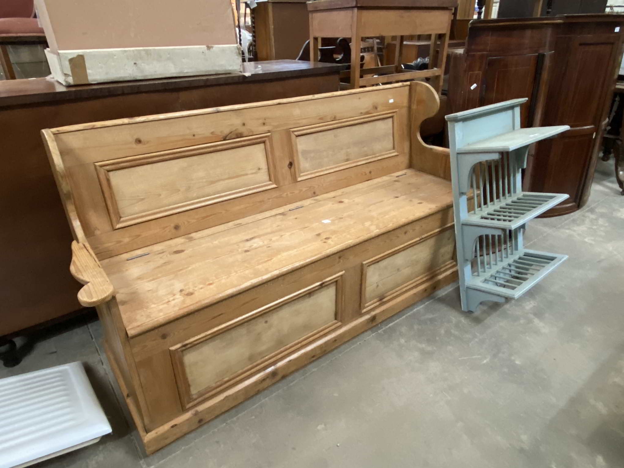 Selling with Thompsons Auctioneers