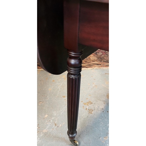 617 - Mah. Reeded Leg Drop Leaf Table