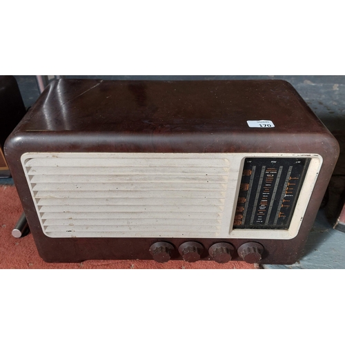 170 - Bakelite Radio