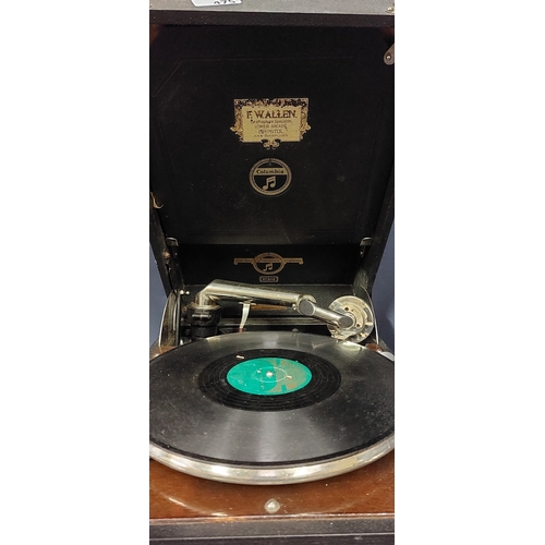 475 - His Masters Voice Gramophone (Black)