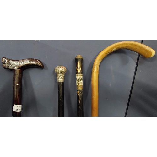 477 - 4 Walking Sticks