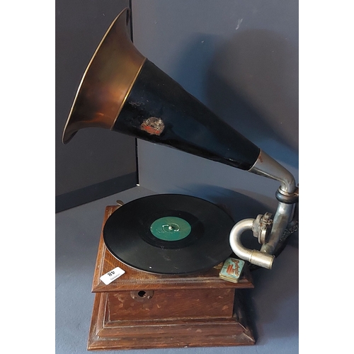 48 - Victor Horn Gramophone