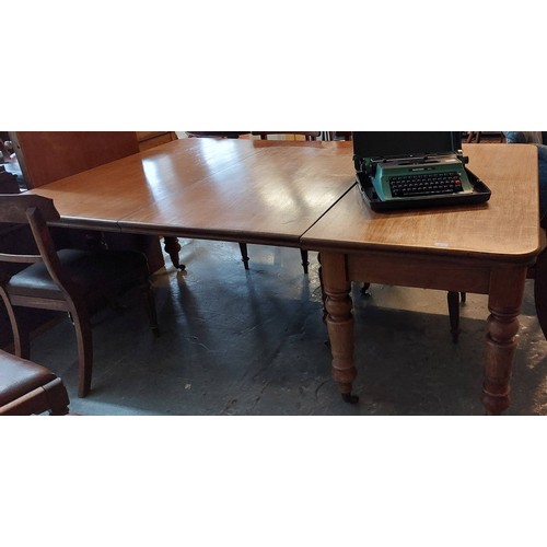 137 - Victorian Mahogany Extending Dining Table
Size C. 9 and a half foot x 4 and a half foot