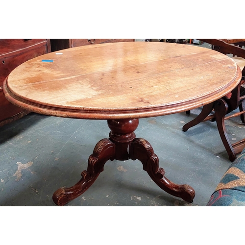 143 - Mahogany Oval Breakfast Table on Carved Pod - C. 135cm W x 96cm D x 80cm H