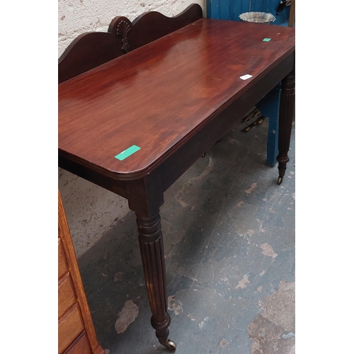 192 - 19th Century Reeded Leg Mahogany Side Table