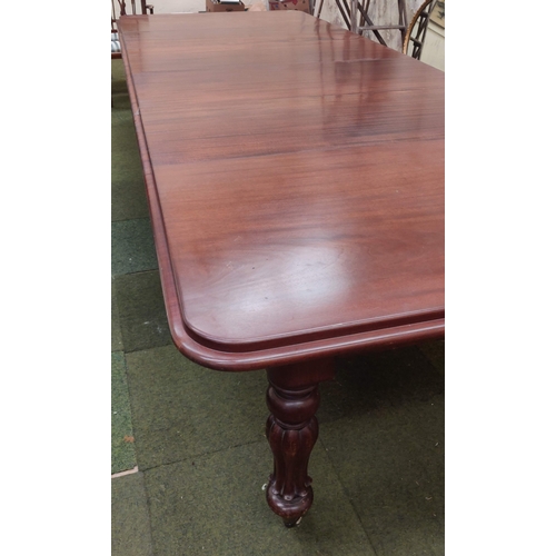 460 - Victorian Dining Table with 4 Extra Leaves and Additional Centre Leg - C. 400cm L x 140cm W (With Al... 