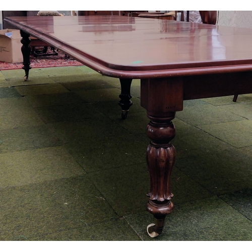 460 - Victorian Dining Table with 4 Extra Leaves and Additional Centre Leg - C. 400cm L x 140cm W (With Al... 