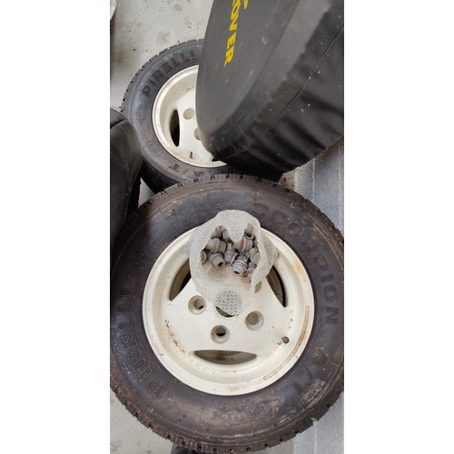 114 - 5 Land Rover Wheels (5 Stud) With Good Tyres inc Nuts and 2 Wheel Covers