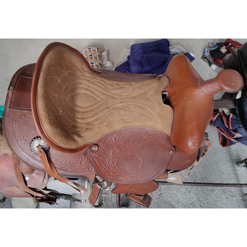 213 - Western Leather Horse Show Saddle