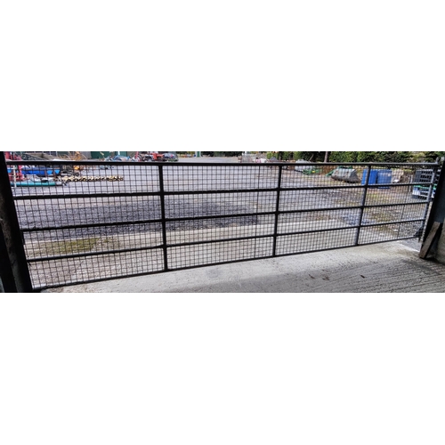 292 - 18 Foot Full Mesh Galvanised Gate