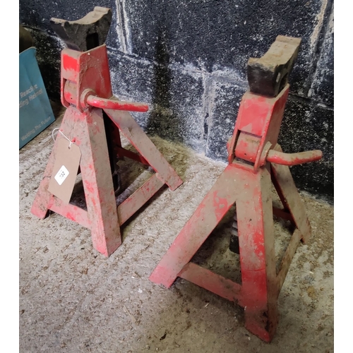 232 - 2 Jack Stands