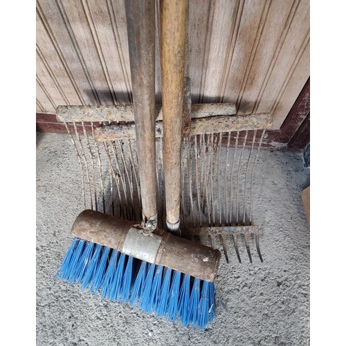 161A - Yard Brush, Rake & 2 Horse Box / Stable Forks