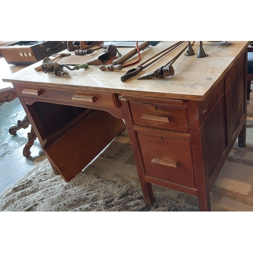 563 - Oak Office Desk - C. 125cm W x 80cm D x 77cm H