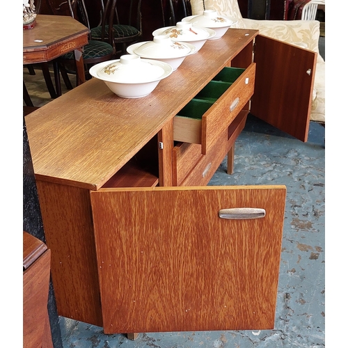 556 - Retro 3 Drawer, 2 Door Sideboard - C. 170cm W x 40cm D x 71cm H