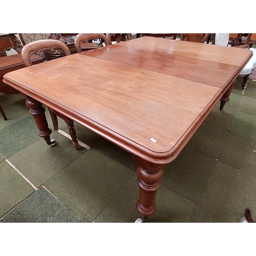 442 - Victorian Mahogany Dining Table on Porcelain Castors with 2 Extra Leaves - C. 240cm Length Fully Ext... 