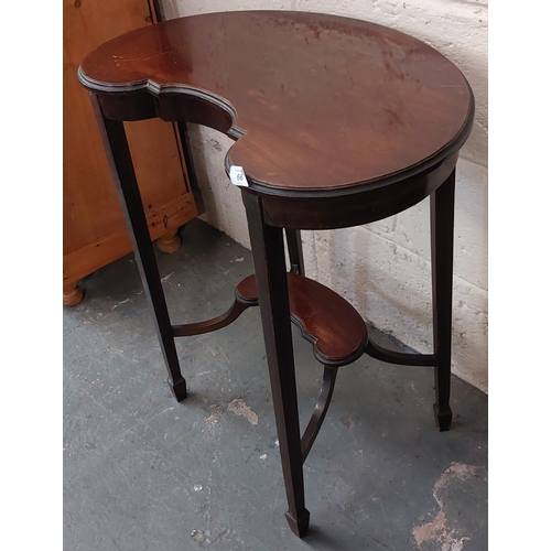 66 - Kidney Shaped Mahogany Side Table - C. 68 cm W x 45cm D x 72cm H