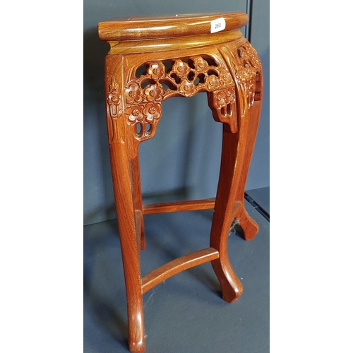 260 - Neat Carved Mahogany Corner Plant Stand - C. 61cm H