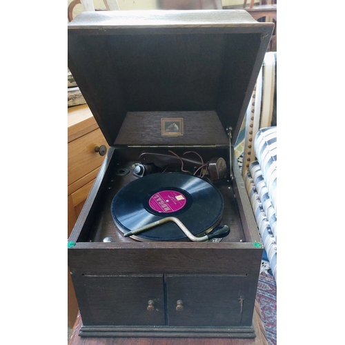 678 - His Masters Voice Gramophone