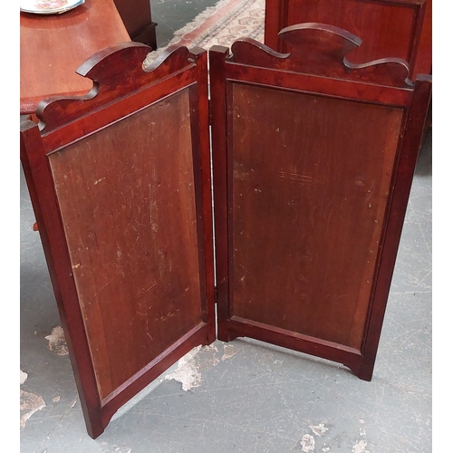 25 - Mahogany Folding Firescreen with Painted Panels of Fruit