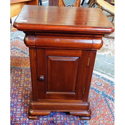 256 - Mahogany Locker with Drawer - C. 50cm W x 37cm D x 69cm H