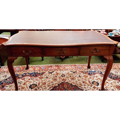 564 - Mahogany Cross-Banded Leather Top Partners Desk with 3 Drawers a Side on Cabriole Legs - C. 142cm W ... 