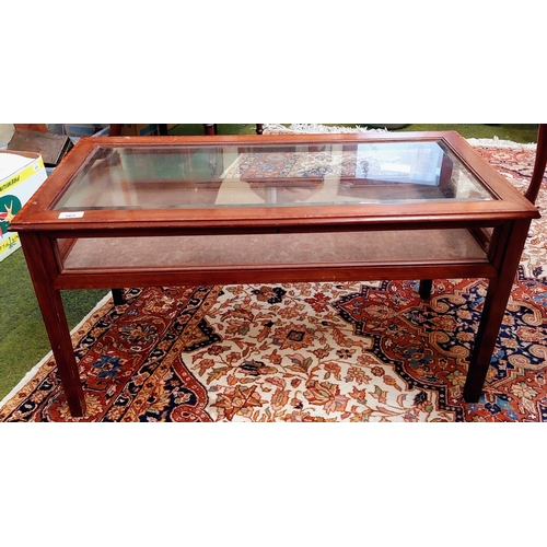 565 - Neat Inlaid Mahogany Lift Top Display Table - C. 88cm W x 45cm D x 46cm H