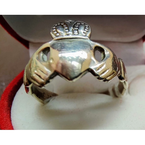 646 - Solid Silver Heavy Claddagh Ring - Size V (20.3mm)