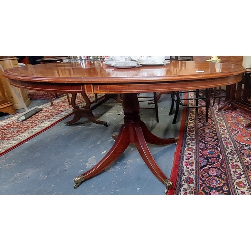 400 - Inlaid Oval Mahogany Pod Base Breakfast Table - C. 153cm W x 98cm D x 76cm H