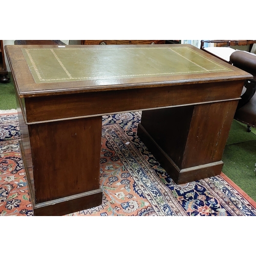 609 - Edwardian Oak Pedestal Writing Desk with Gilt Tooled Leather Top - C. 122cm W x 65cm D x 72cm H