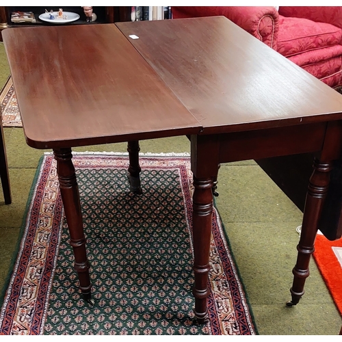 625 - Victorian Mahogany Drop Leaf Table - C. 100cm W x 47cm D x 73cm H