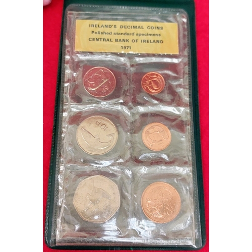 723 - 3 Coin Sets - Souvenir Citta Del Vaticano 1982, The Decimal Coinage of Great Britain and Northern Ir... 