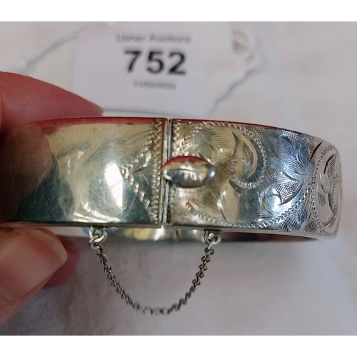 752 - 2 Hallmarked Silver Bracelets