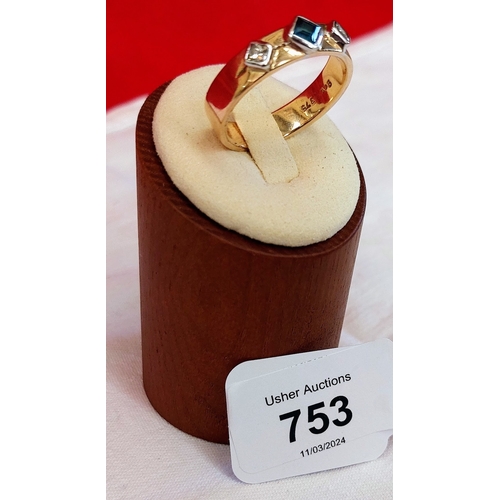 753 - Large 9 ct Gold Gents Ring (Z+4)