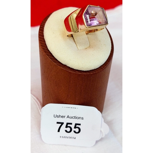 755 - Gents 9 ct Gold Signet Ring - Size T