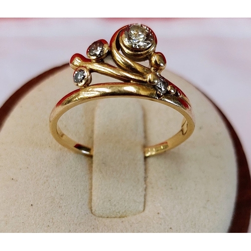 756 - 18 ct Gold Ring - Size R