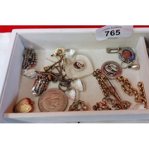 765 - Good Lot of Costume Jewellery