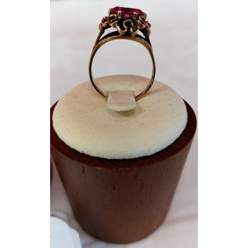 768 - Gents 9 ct Gold Signet Ring - Size T & Ladies 9 ct Gold Pink Sapphire Type Stone Ring - Size R